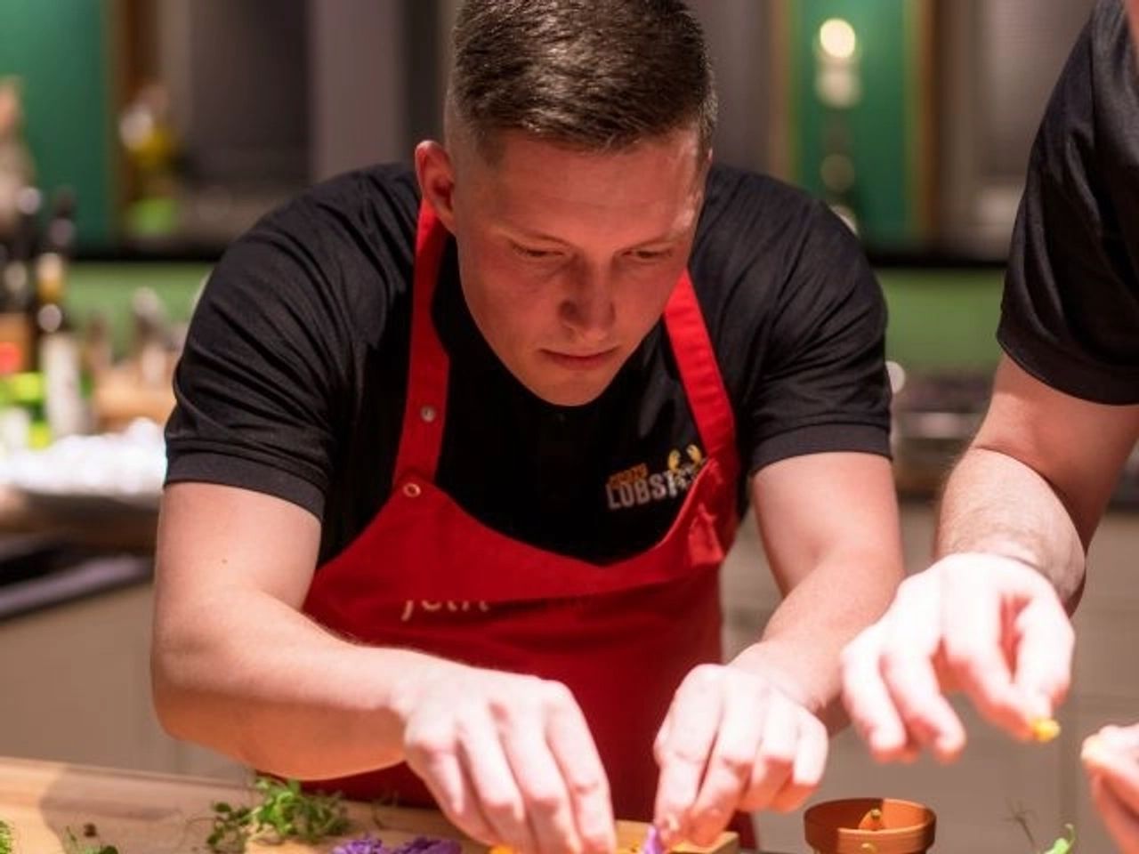 Norman beim Feinschmecken Norman beim Feinschmecken im Küchenhaus Hillig in Weixdorf