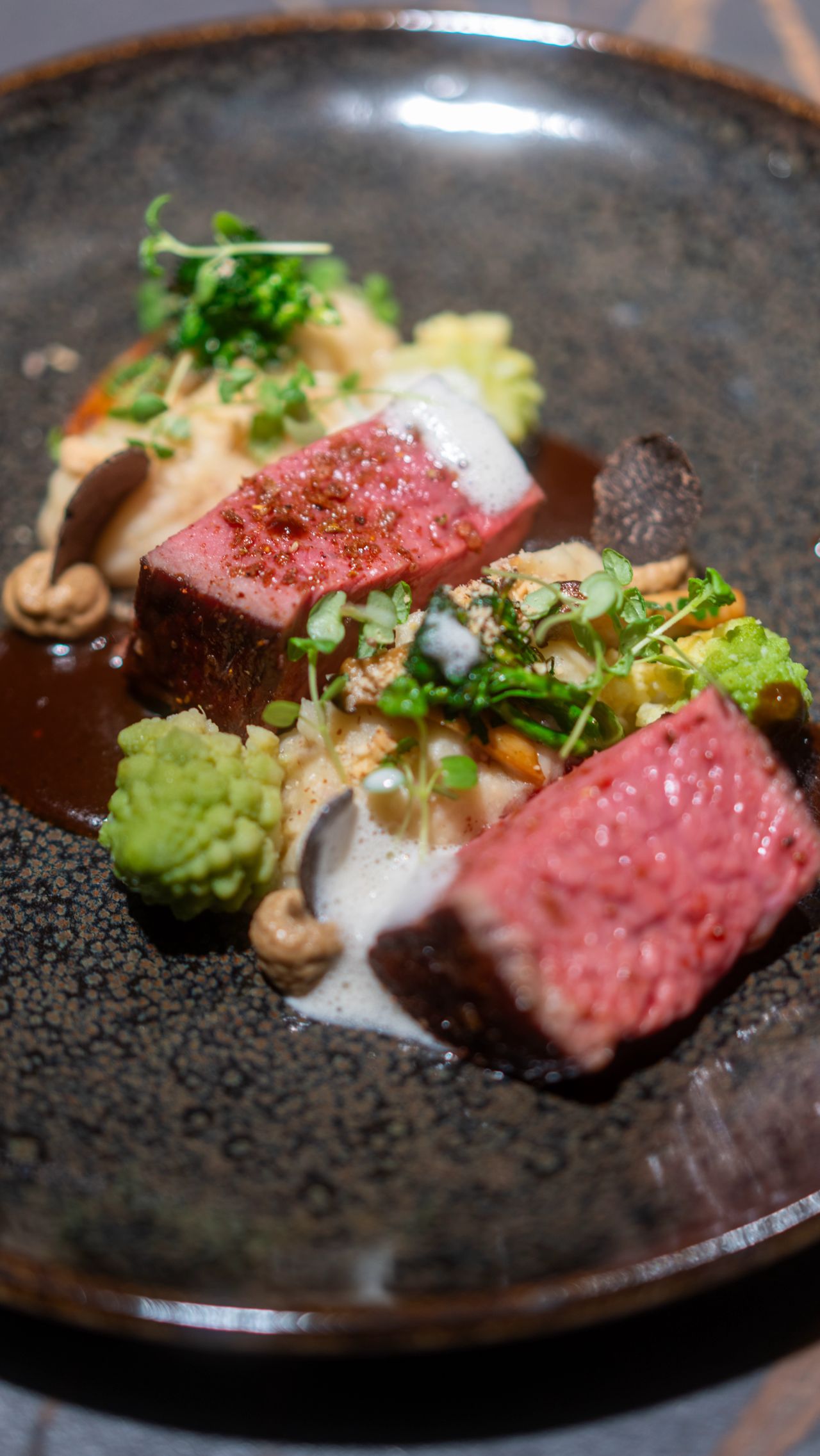 Stephan voll konzentriert Stephan voll konzentriert beim anrichten